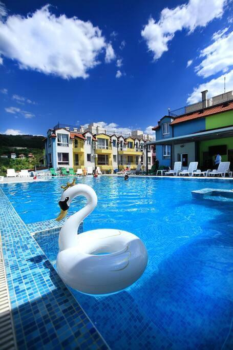 Modern Delux Apartments In Flowers&Pool Private Complex Balchik Bagian luar foto