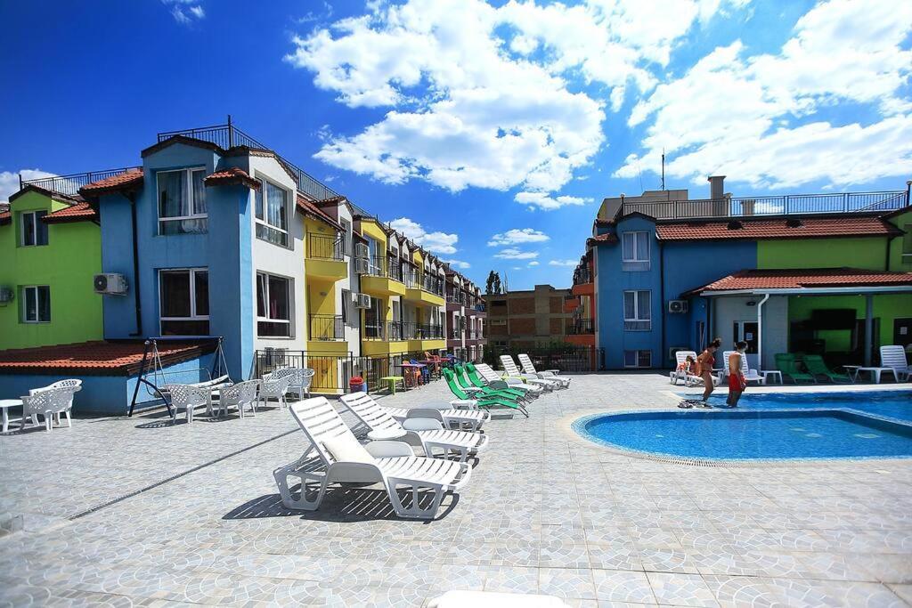 Modern Delux Apartments In Flowers&Pool Private Complex Balchik Bagian luar foto