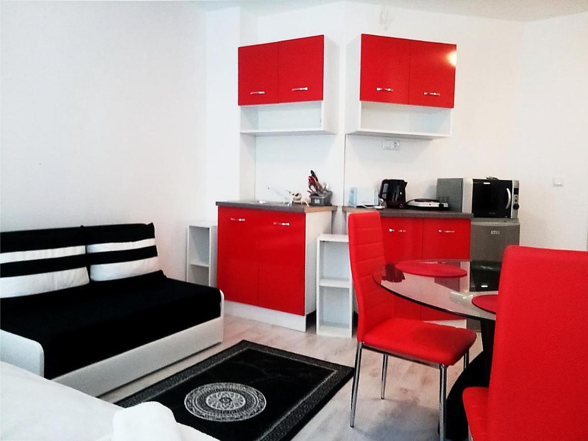 Modern Delux Apartments In Flowers&Pool Private Complex Balchik Bagian luar foto