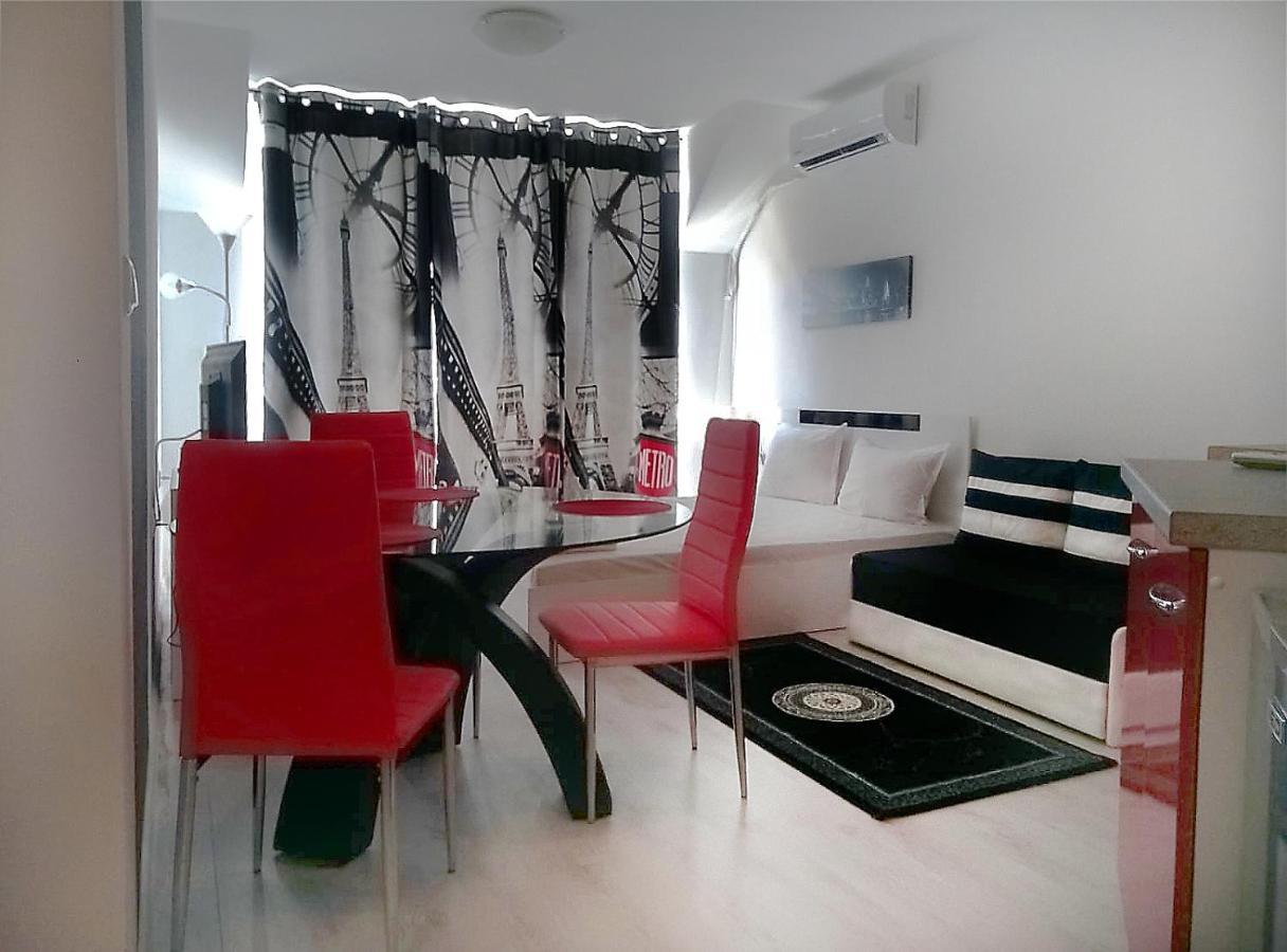 Modern Delux Apartments In Flowers&Pool Private Complex Balchik Bagian luar foto