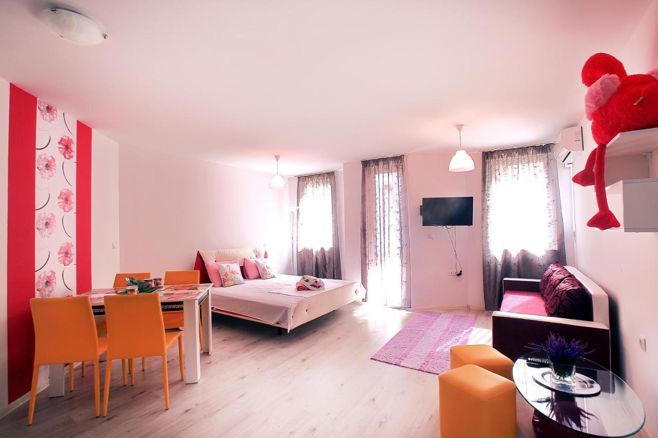 Modern Delux Apartments In Flowers&Pool Private Complex Balchik Bagian luar foto
