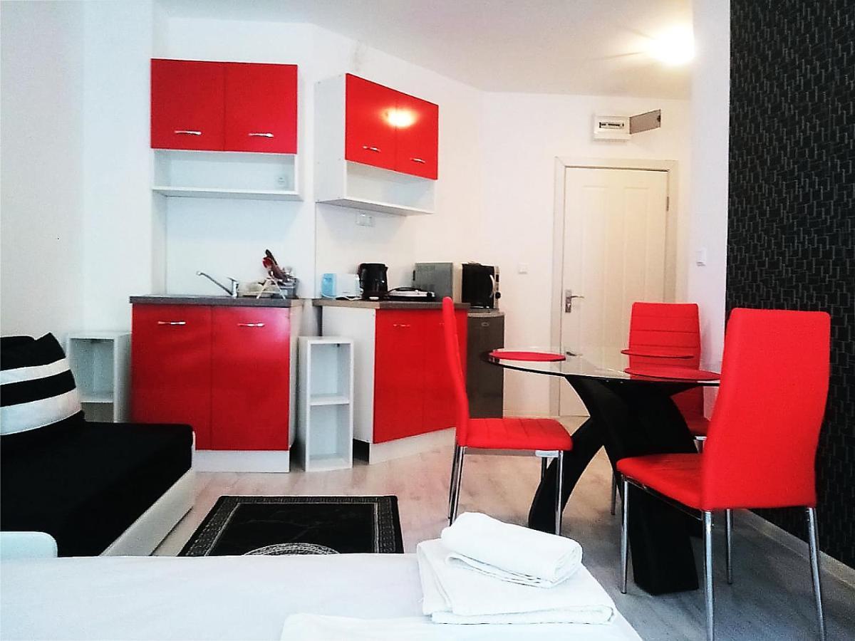 Modern Delux Apartments In Flowers&Pool Private Complex Balchik Bagian luar foto